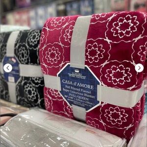 🌸. Foil Printed Flannel Blanket